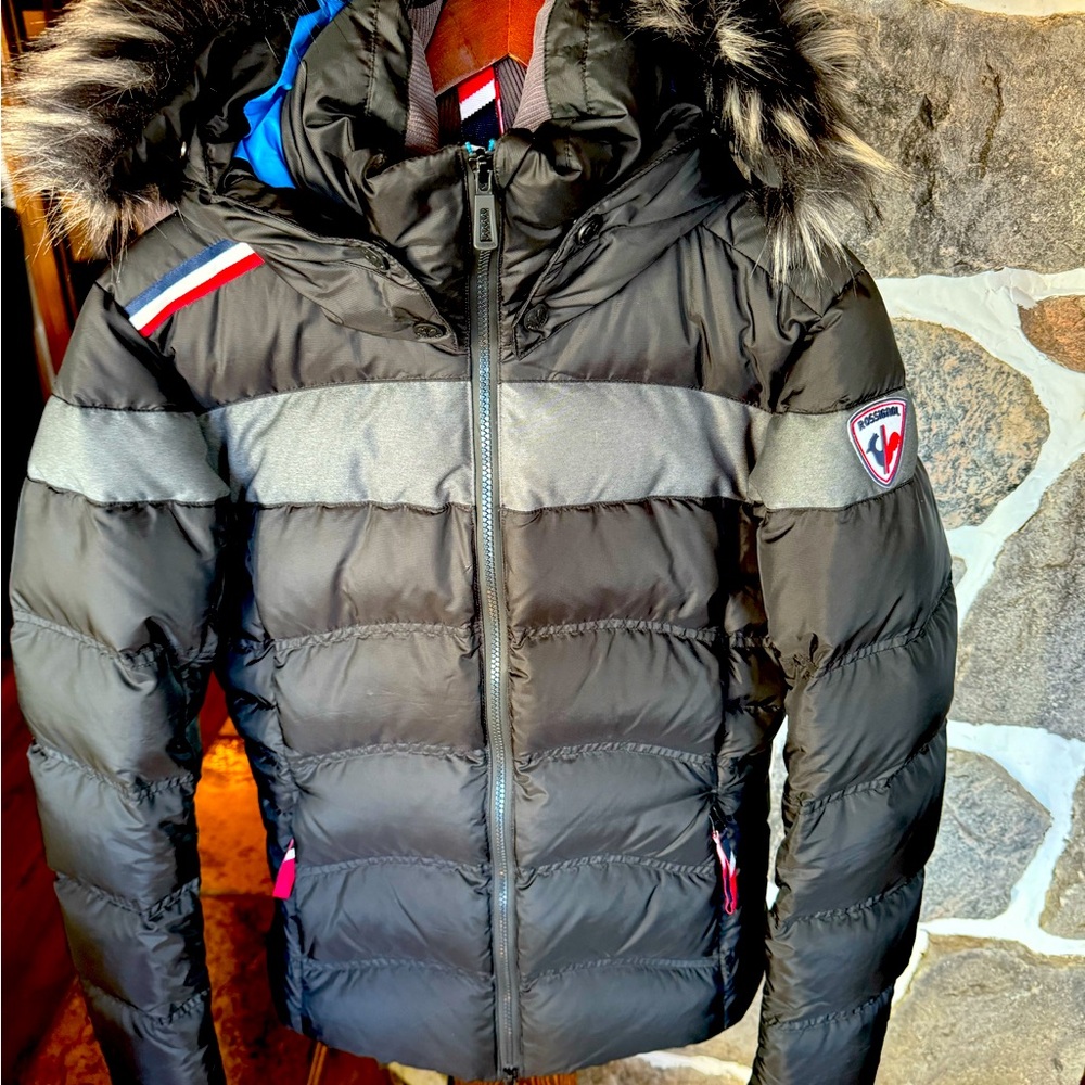 Amazing Rossignol Ski jacket ! Almost new ! Barely worn!
Paid $800.00